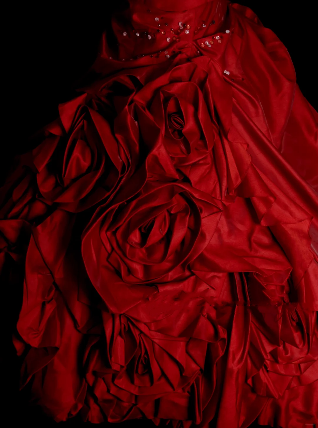 Robe de bal bustier unique en satin rouge bordeaux à plusieurs volants, robe de quinceañera longue pour les 15 ou 16 ans (OB010)