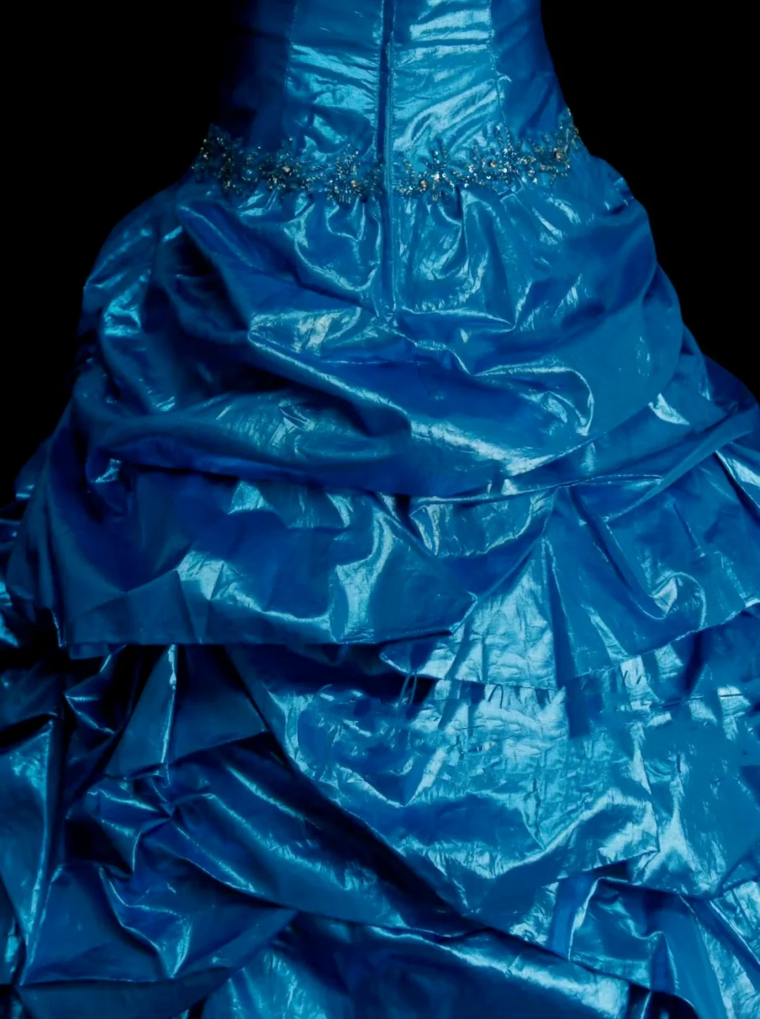 Robe de bal bustier bleu royal unique ornée de perles à plusieurs niveaux, robe longue de quinceañera, tenue pour les 15 ou 16 ans, référence OB014