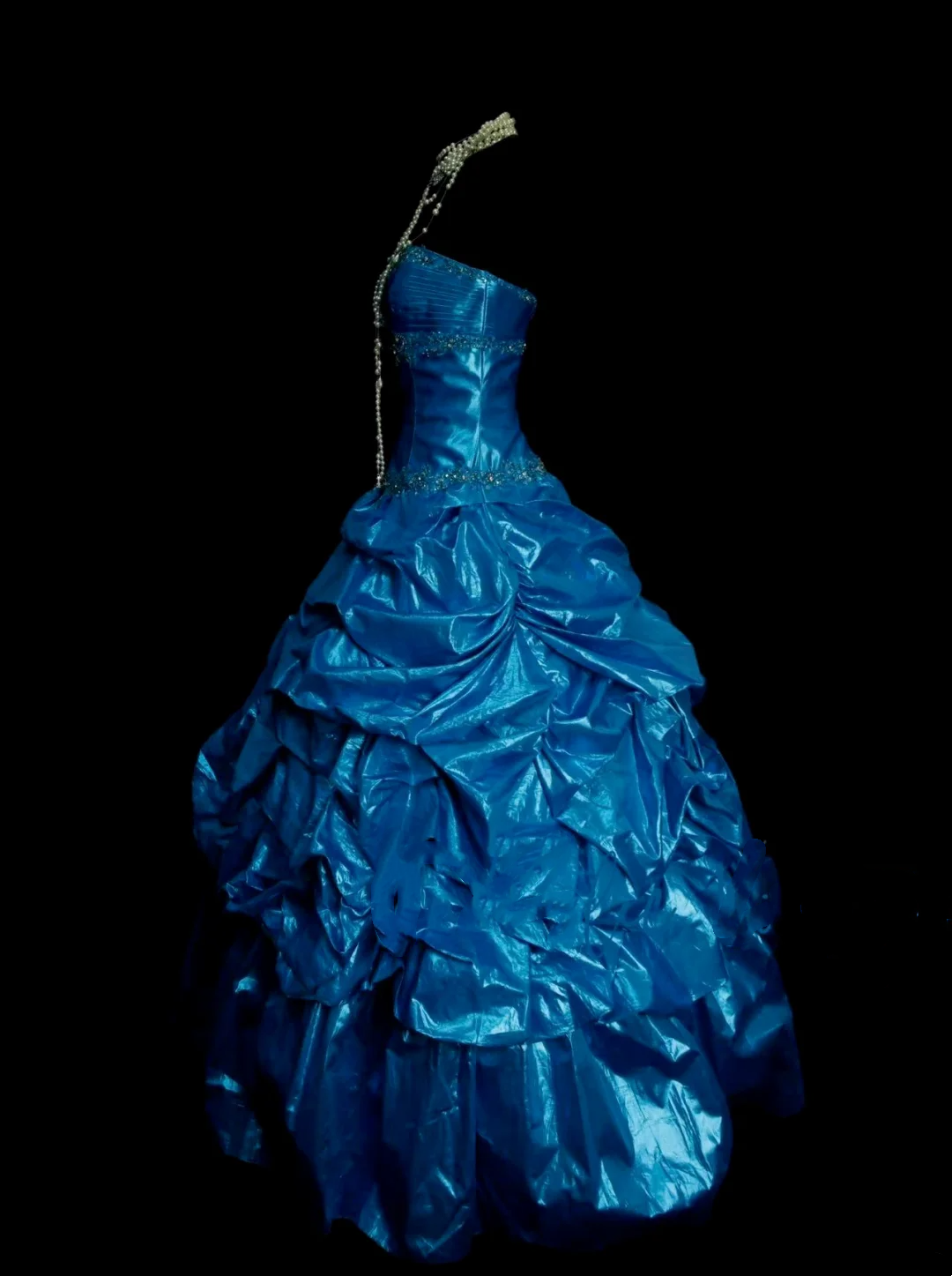 Robe de bal bustier bleu royal unique ornée de perles à plusieurs niveaux, robe longue de quinceañera, tenue pour les 15 ou 16 ans, référence OB014