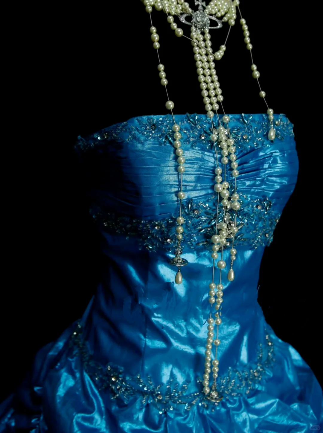 Robe de bal bustier bleu royal unique ornée de perles à plusieurs niveaux, robe longue de quinceañera, tenue pour les 15 ou 16 ans, référence OB014