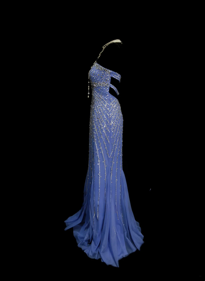 Elegantes, formelles Meerjungfrauen-Abendkleid mit Herzausschnitt, blauen Pailletten und Perlen – ein beeindruckendes langes Abendkleid für 2026 (OB027).