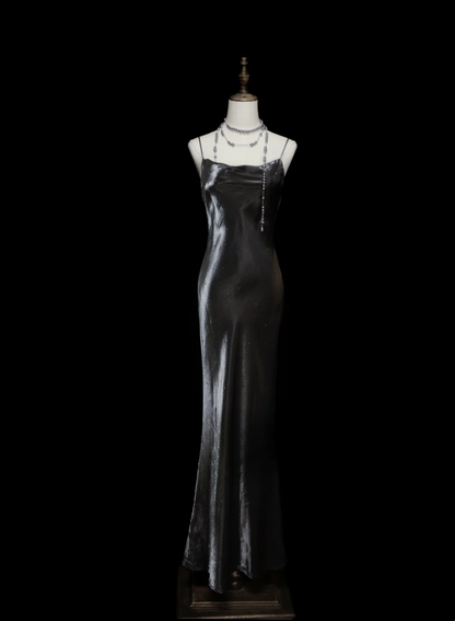 Elegantes, formelles Meerjungfrauen-Kleid mit Spaghettiträgern in Grau – ein beeindruckendes langes Ballkleid OB030