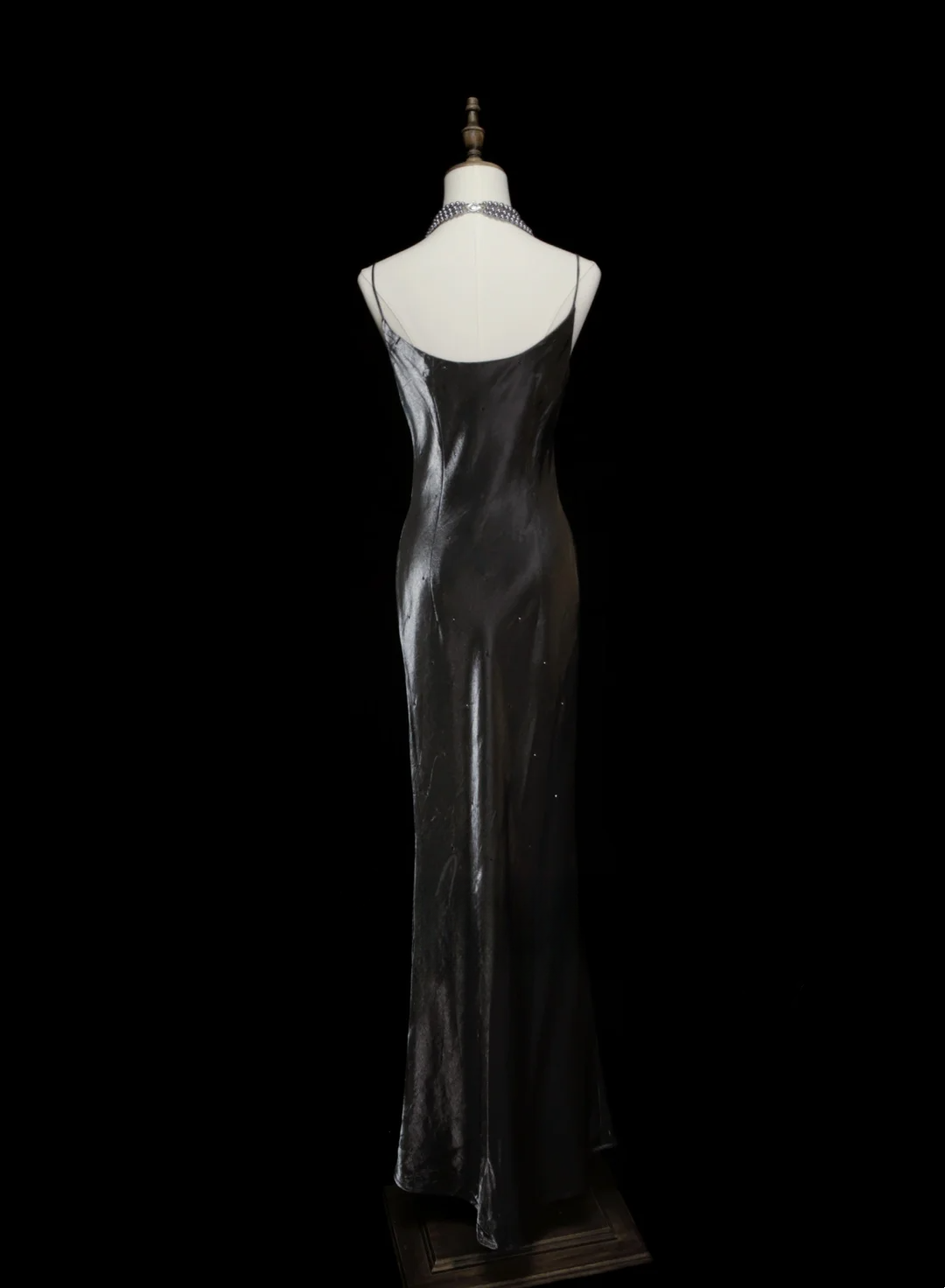 Elegantes, formelles Meerjungfrauen-Kleid mit Spaghettiträgern in Grau – ein beeindruckendes langes Ballkleid OB030