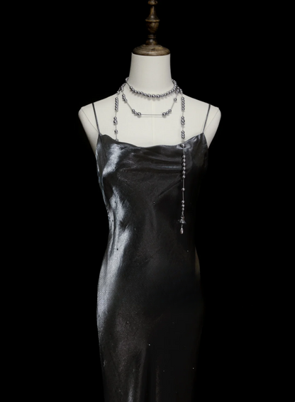 Elegantes, formelles Meerjungfrauen-Kleid mit Spaghettiträgern in Grau – ein beeindruckendes langes Ballkleid OB030