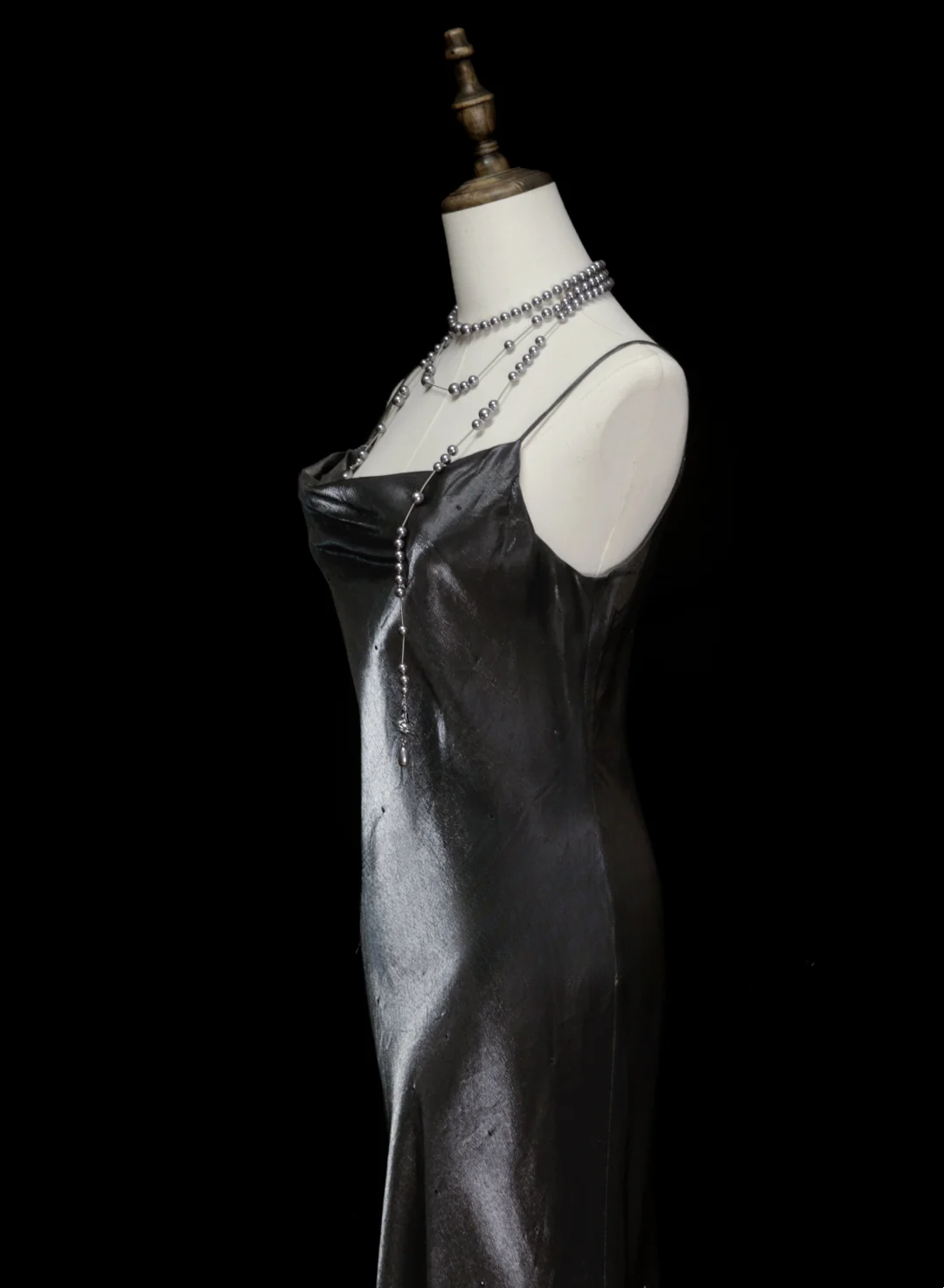 Elegantes, formelles Meerjungfrauen-Kleid mit Spaghettiträgern in Grau – ein beeindruckendes langes Ballkleid OB030