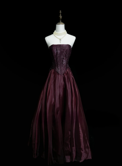 Elegantes, trägerloses Ballkleid in Burgunderrot mit Perlenbesatz – ein beeindruckendes langes Abendkleid für Abschlussball und Party (OB035)