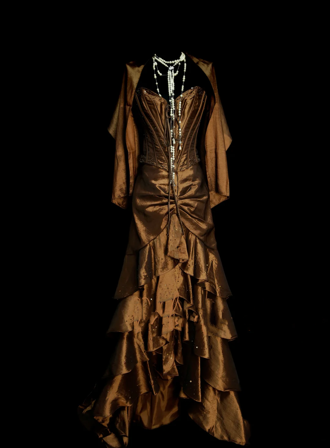 Robe de bal sirène vintage marron longue des années 70, décolleté cœur, inspiration tenue de soirée OB042
