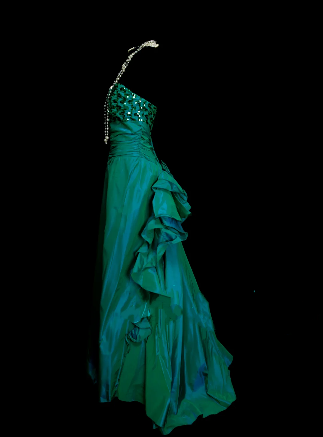 Robe de bal longue chic en satin vert anthracite plissée à sequins, coupe trapèze, bustier cœur, idéale pour une soirée, un 18e anniversaire ou une remise de diplôme (OB045)