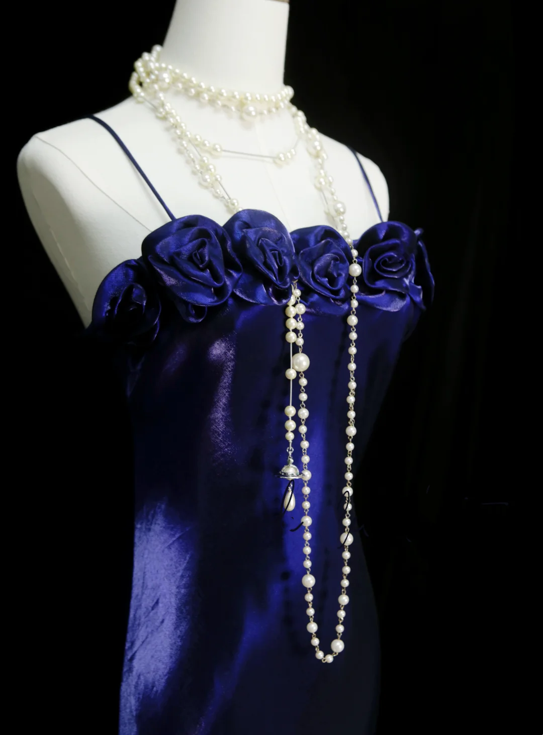Robe de bal longue chic à bretelles spaghetti, couleur raisin et fleurs, coupe trapèze, idéale pour une soirée, un 18e anniversaire ou une remise de diplôme (OB046)