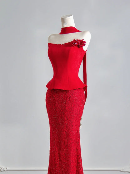 Robe de bal sirène flatteuse sans bretelles en satin rouge et dentelle, longue, idéale pour une soirée formelle ou un anniversaire (N387)