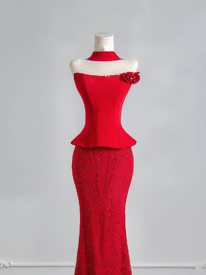 Robe de bal sirène flatteuse sans bretelles en satin rouge et dentelle, longue, idéale pour une soirée formelle ou un anniversaire (N387)