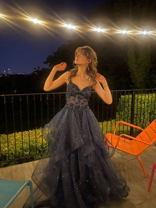 Vintage-Ballkleid mit Spaghettiträgern, marineblauer Tüll, langes Abendkleid, Inspiration für Partys und Abschlussbälle RA084