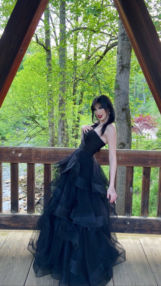Elegantes Ballkleid mit herzförmigem Ausschnitt und schwarzen Tüllschichten, Abschlussballkleider für Senioren, formelle Outfits, Abschlusskleid RA090