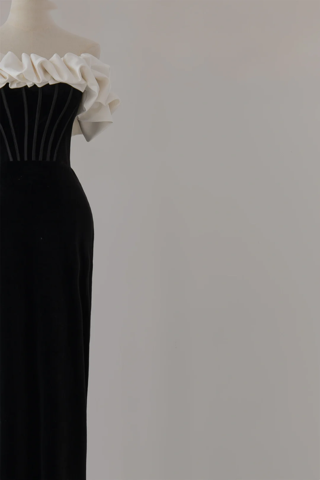 Unique Sheath Off The Shoulder Black Velvet Long Prom Dresses Inspiration Party Dress 18th Birthday Outfit Graduation Dress RB1126