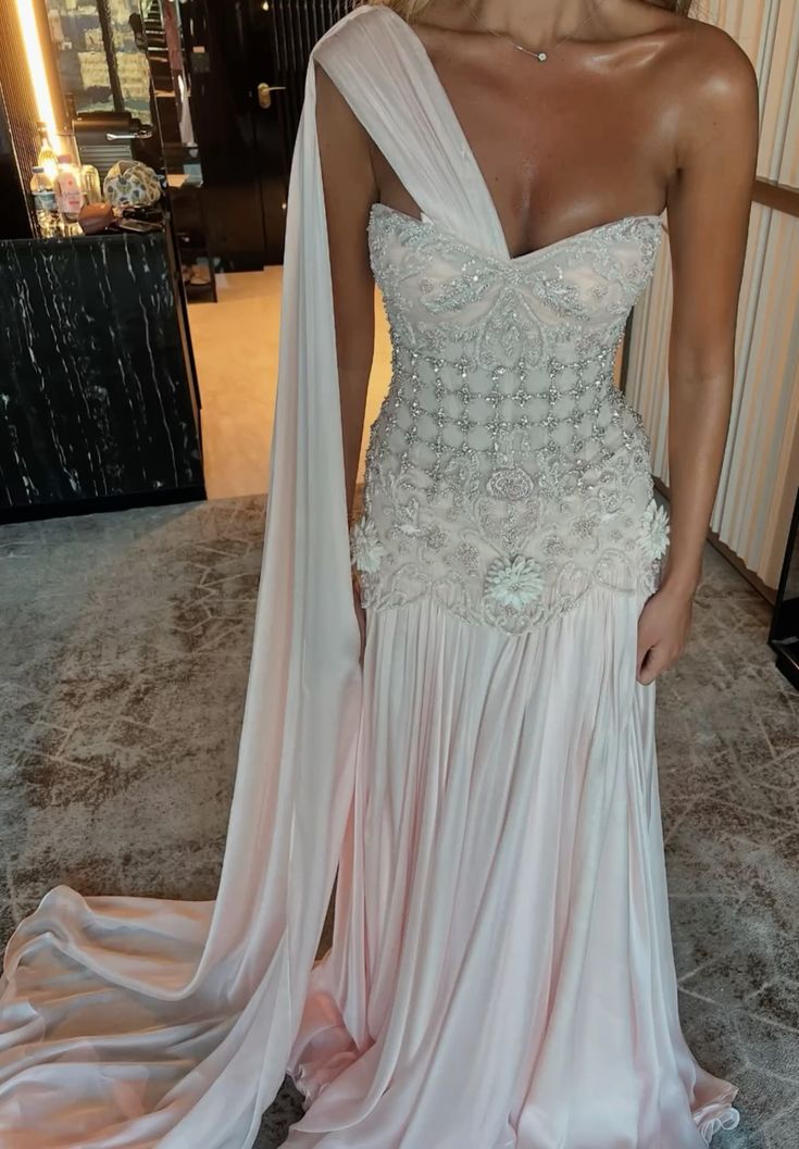 Exquisite Meerjungfrau One-Shoulder-Rosa-Chiffon mit silbernen Perlen Ballkleider Langes Partykleid 18. Geburtstag Outfits Ballkleid RB1345