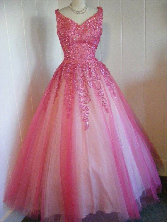 Vintage Ballkleid mit V-Ausschnitt, rosa Tüll, Ballkleider, beeindrucken, süße 16. Geburtstags-Outfits, Ballkleid RB1658