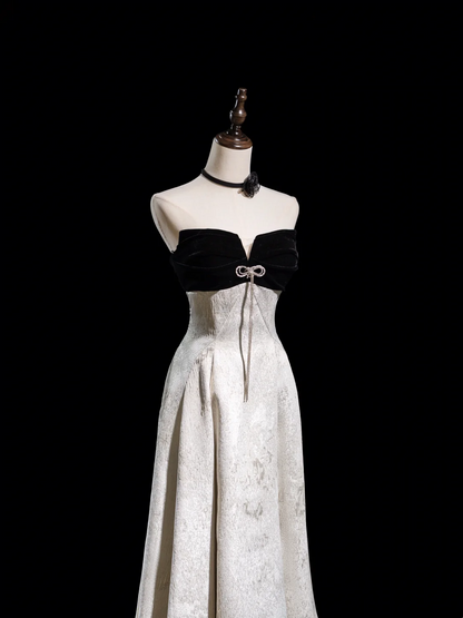 Retro A-Linie trägerloses langes Satin-Ballkleid, beeindrucken Sie mit Outfits zum 18. Geburtstag, Ballkleid RB1853