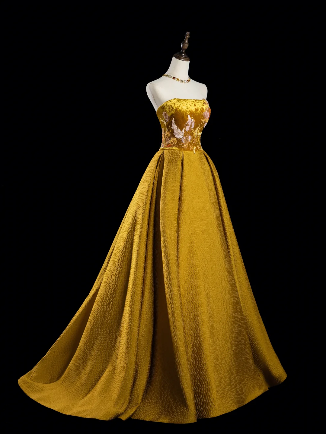Retro Ballkleid Trägerlos Gold Satin Lange Ballkleider Beeindrucken 18. Geburtstag Outfits Ballkleid RB1885
