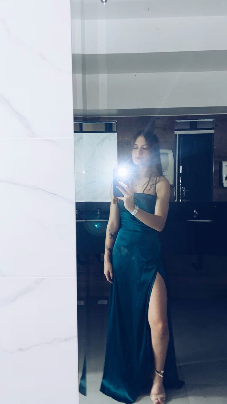 Modest Sheath Spaghetti Straps Green Silk Satin Slit Prom Dresses For Teens Formal Dress Party Outfits Prom Gown RB2139