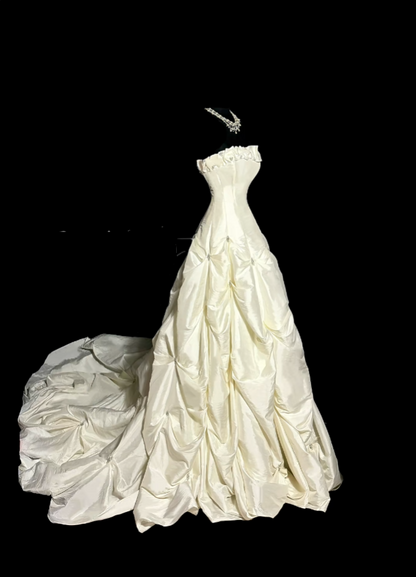 Einzigartige Brautkleider Ballkleid Trägerlos Elfenbein Mit Rüschen Perlen Besticktes Langes Brautkleid N3426