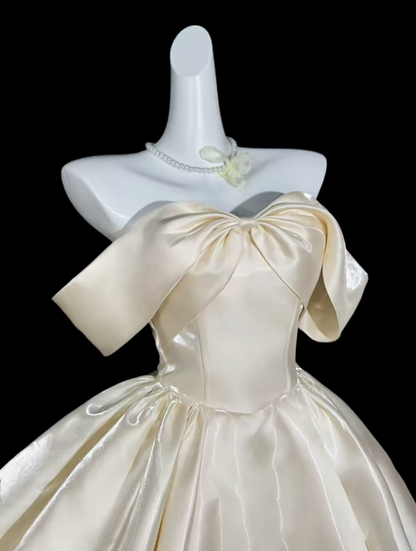 Unique Ball Gown Off The Shoulder Light Yellow With Sleeves University Ideas Homecoming Dress Inspo Short Senior Party Cocktail Outfits RB7044