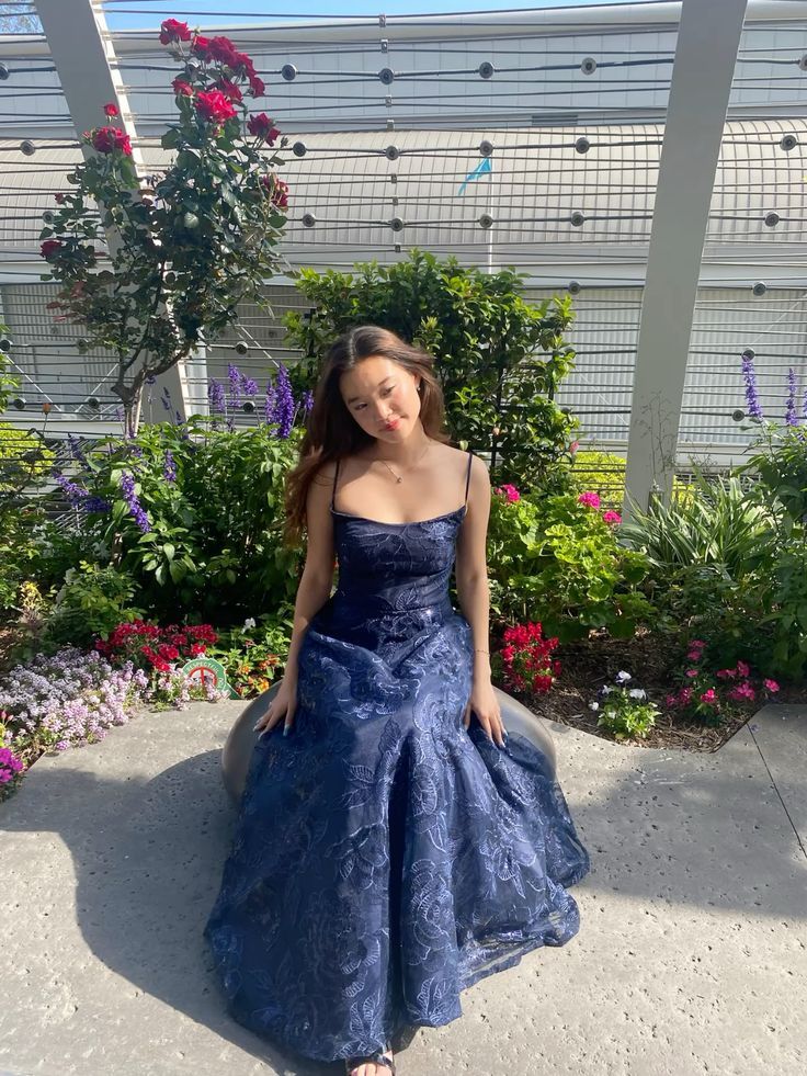 Modest A Line Spaghetti Straps Navy Blue Lace Sleeveless Prom Dresses Party Dress 22th Birthday Outfits Graduation Dress RB703