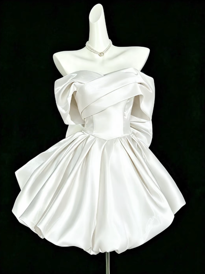Unique Ball Gown Off The Shoulder White With Bow University Ideas Homecoming Dress Inspo Short Senior Party Cocktail Outfits RB7057