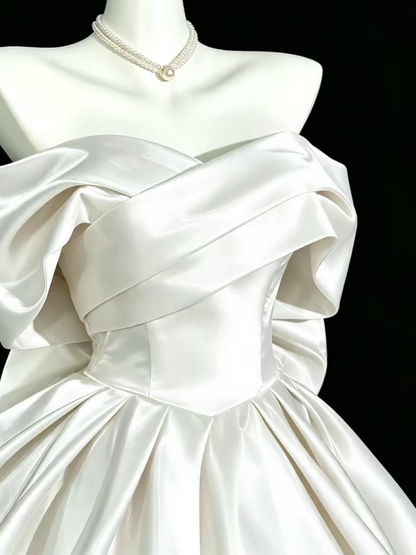Unique Ball Gown Off The Shoulder White With Bow University Ideas Homecoming Dress Inspo Short Senior Party Cocktail Outfits RB7057