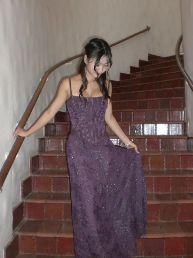 Unique A Line Spaghetti Straps Grape Lace Prom Dresses Long Party Dress Birthday Outfits Prom Gown DH3256
