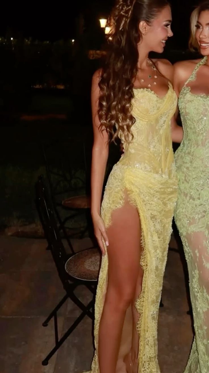 Einzigartige Meerjungfrau Sweetheart Gelbe Spitze Schlitz Ballkleider Langes Partykleid 21. Geburtstag Outfits Abschlusskleid RB948