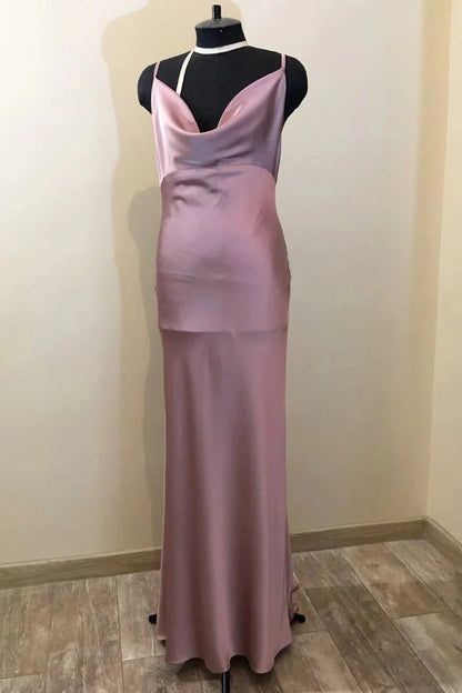 Robe de demoiselle d'honneur longue en satin violet poudré à col bénitier et fente RF0426