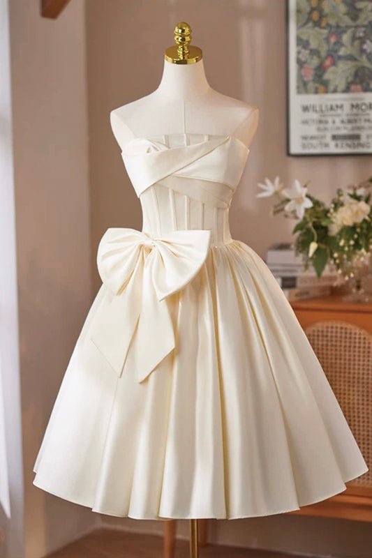 Champagner Satin Kurzes A-Linien-Ballkleid ohne Träger RF0432
