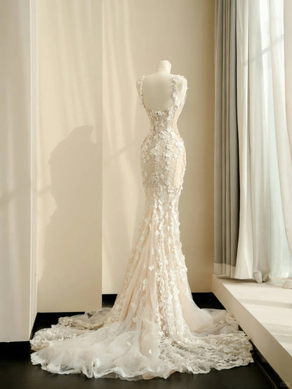 Robe de mariée sirène blanche élégante à bretelles spaghetti en tulle brodé avec des appliques et une traîne RF0513