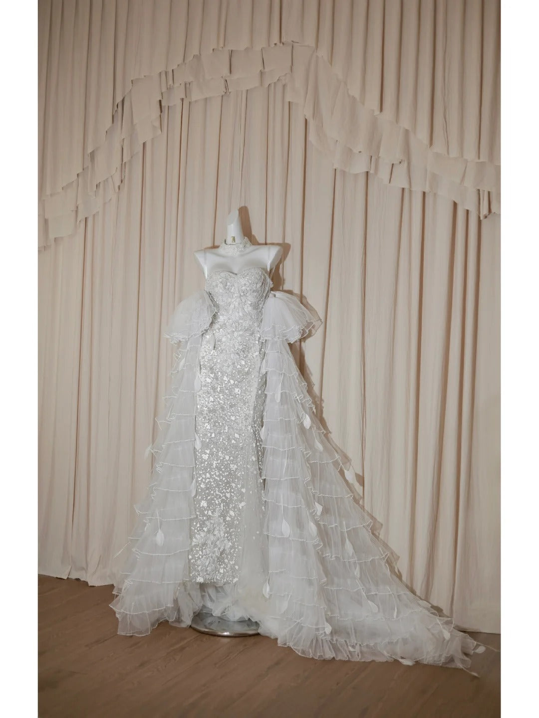 Gorgeous Sweetheart Neck Sheath Evening Dress Tulle Beaded Wedding Dress with Train RF0520