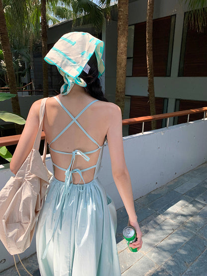 Süßes, mintgrünes, rückenfreies A-Linien-Sommerkleid mit Trägern RF0649