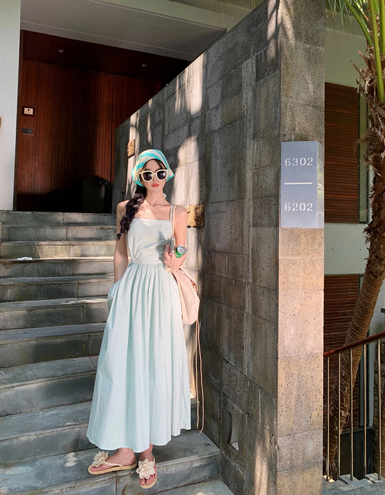 Süßes, mintgrünes, rückenfreies A-Linien-Sommerkleid mit Trägern RF0649