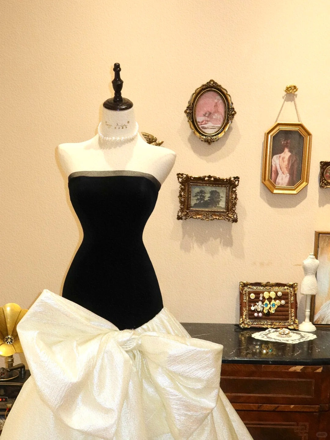 Elegant Black Strapless A-Line Satin Long Porm Dresses Formal Evening Gowns RF0674
