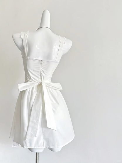 Schlichtes weißes A-Linien-Satin-Kurzballkleid mit Trägern und Homecoming-Kleid RF0691