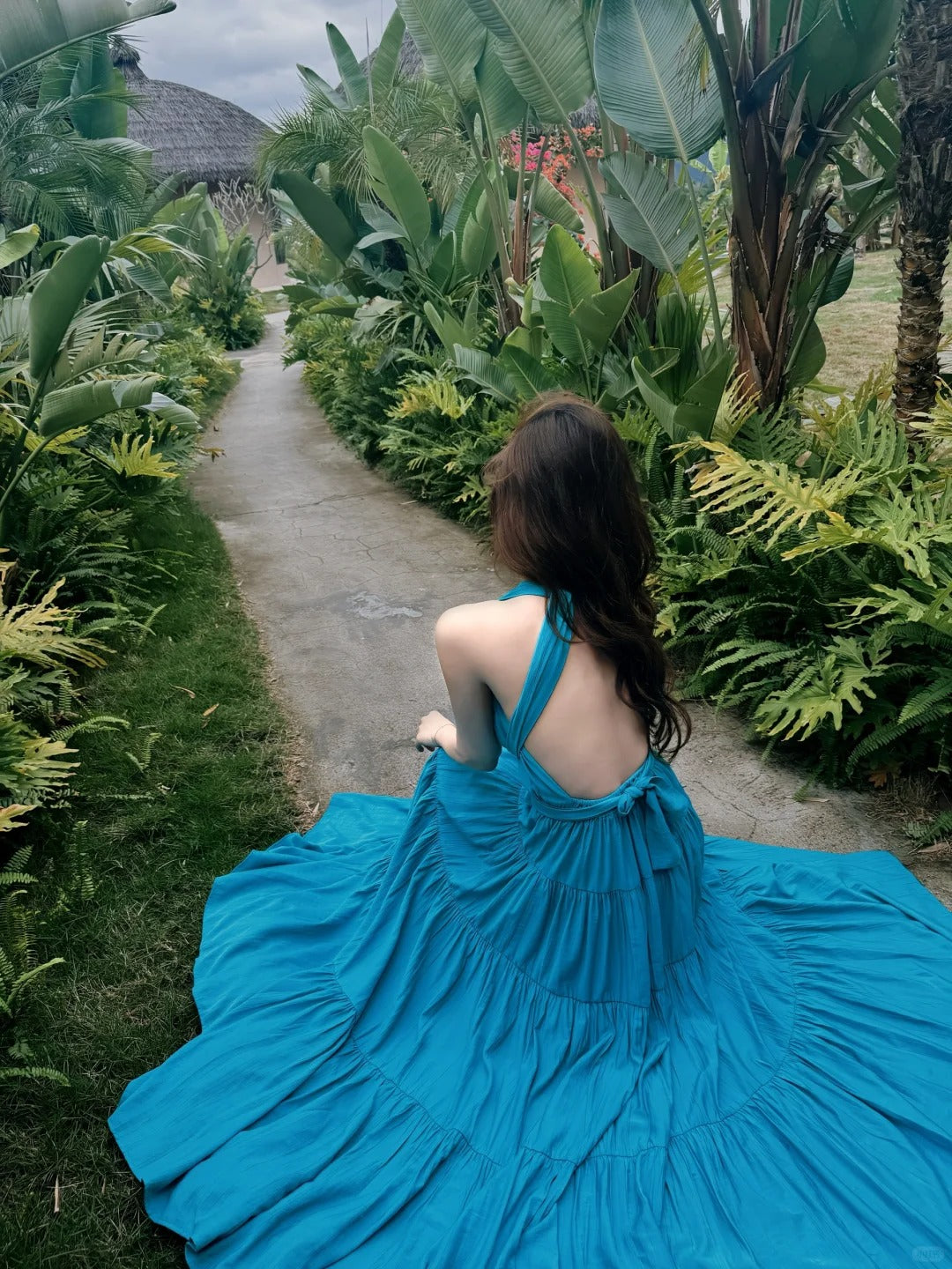 Wunderschönes blaues rückenfreies Sommerkleid in A-Linie mit V-Ausschnitt RF0710