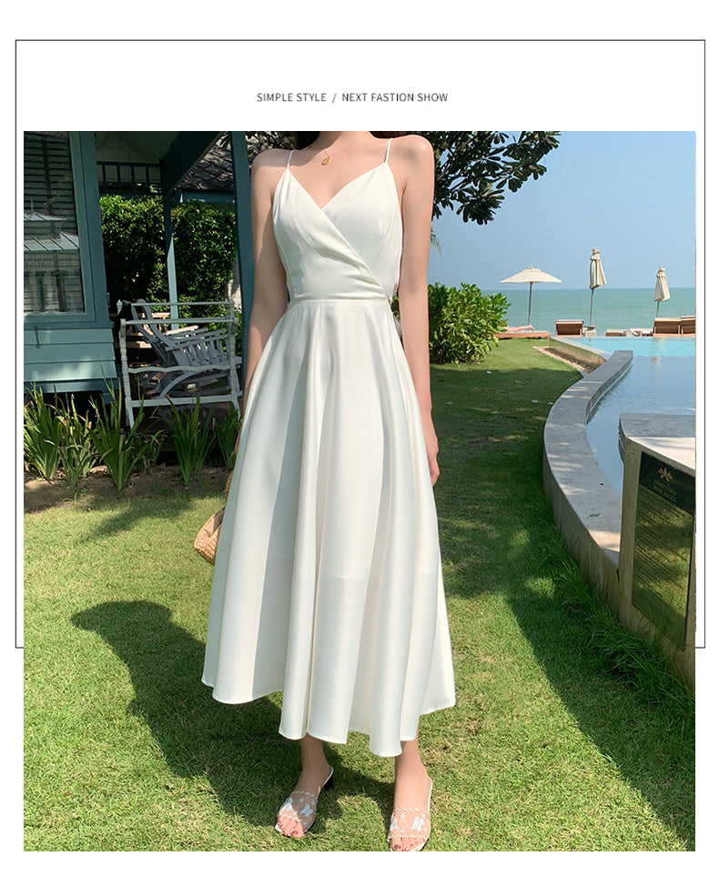Schlichtes weißes Trägerkleid mit V-Ausschnitt und rückenfreiem Chiffon-Sommerkleid RF0711