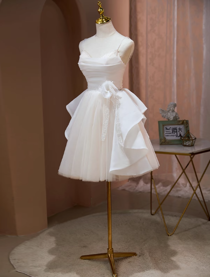Hübsches weißes Spaghettiträger A-Linie Tüll Kurzes Ballkleid Homecoming-Kleid RF0740