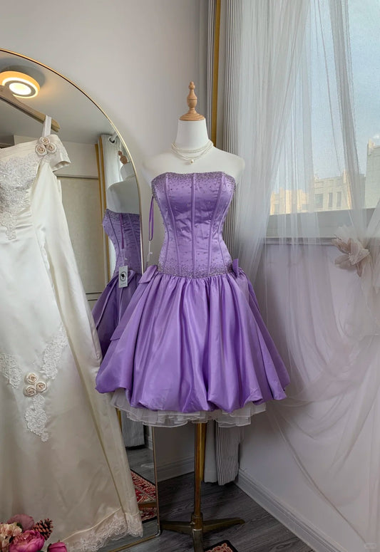 Vintage Lila Trägerloses A-Linie Satin Perlen Kurzes Ballkleid Homecoming Kleid RF0751
