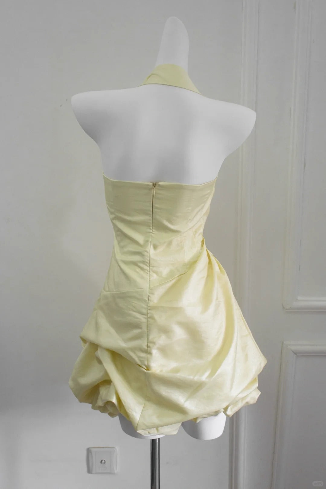 Soft Butter Yellow Halter Neck A-Line Taffeta Short Prom Dresses Fashion Homecoming Dress RF0755