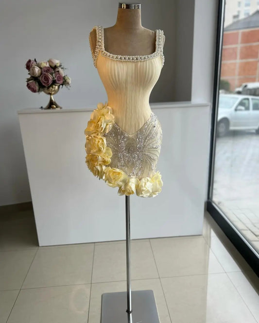 Wunderschönes buttergelbes, figurbetontes Chiffon-Abendkleid mit quadratischem Ausschnitt und Perlenbesatz, kurzes Homecoming-Kleid mit Applikationen RF0806