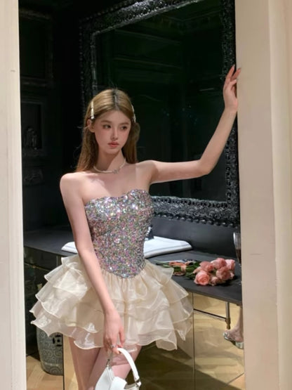 Wunderschönes trägerloses A-Linien-Kurzkleid aus Tüll mit Pailletten RF0815