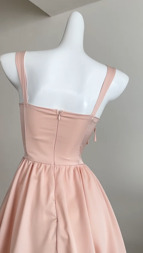 Süßes rosa A-Linien-Satin-Kurzpartykleid mit quadratischem Ausschnitt und Homecoming-Kleid RF0841