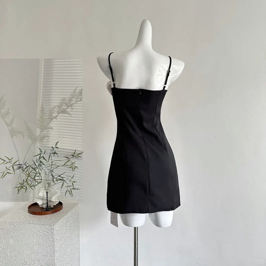 Elegante schwarze Spaghettiträger Etuikleid aus Satin, kurze Partykleider, Homecoming-Kleider RF0842