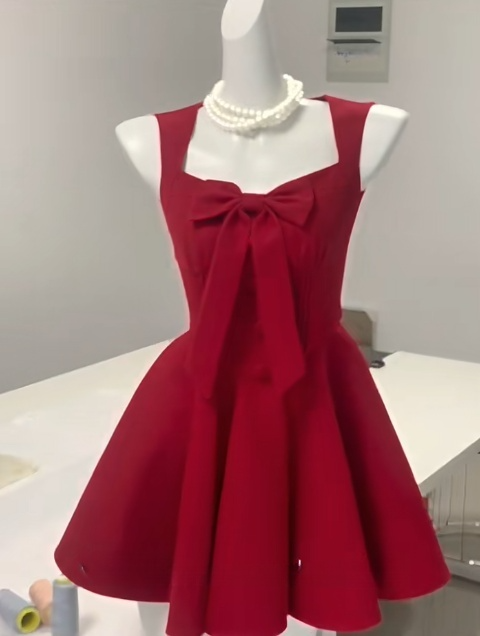 Elegantes Burgunderrotes A-Linien-Ballkleid aus Satin mit quadratischem Ausschnitt, kurzes Kleid RF0876