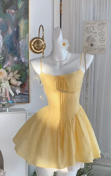Herzförmiger Ausschnitt Buttergelb Spaghettiträger A-Linie Kurzes Geburtstags-Abendkleid RF0878
