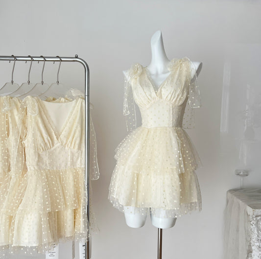 Süßes hellgelbes V-Ausschnitt A-Linie Tüll Kurzes Ballkleid Geburtstagspartykleid RF0938